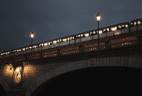 夜晚桥梁火车经过动态图