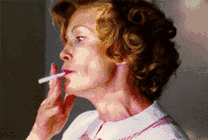 老妇人抽烟gif图
