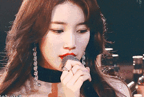 韩国气质美女歌手gif图片