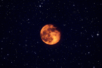 星河若隐若现红的红月亮gif图片