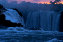 黄昏的瀑布景色很美丽gif图片