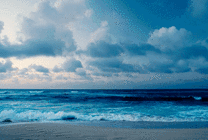 海边的蓝天白云GIF图片