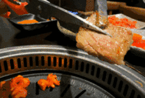 剪子剪烤肉gif图片