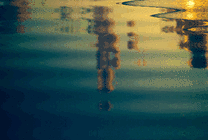 微波荡漾的湖面GIF图片