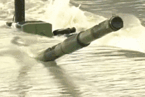 坦克装甲车从水中登陆gif图片
