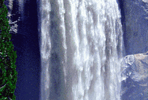 悬崖大瀑布GIF图片