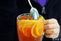 冰镇柠檬果汁你喜欢喝吗gif图片