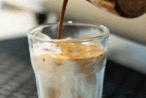 自制美味的牛奶咖啡gif图片