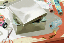 小纸盒伸出来的猫爪动画图片