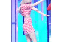 漂亮的女神穿着短裙在台上跳着性感的舞蹈gif图片