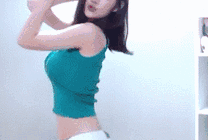 性感的女人在房间里跳性感的舞蹈gif图片