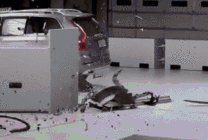 汽车碰撞测试动态图片