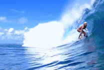 穿着比基尼的女孩在大海上激情的冲浪gif图片