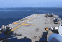 战斗机在航空母舰上快速的起飞gif图片