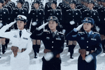八一建军节中国女兵向您致敬gif图片