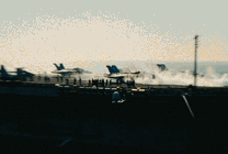 战斗机潇洒的从航空母舰上起飞gif图片