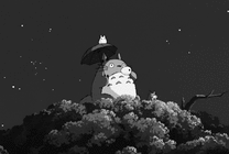 卡通龙猫站在树顶上打着伞看星星GIF图片