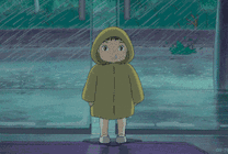 卡通小孩穿着雨衣站在门后避雨GIF图片