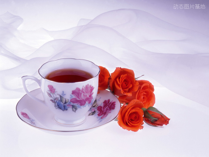 图片描述：玫瑰花，玫瑰，红玫瑰，杯子，咖啡,尺寸：1600X1200px 
