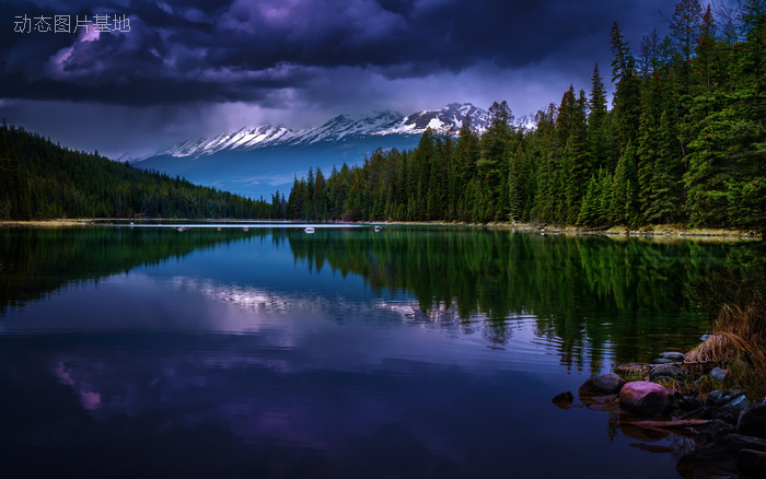 图片描述：风光，湖面，水面，阿尔伯塔，加拿大，风景,尺寸：2560X1600px 