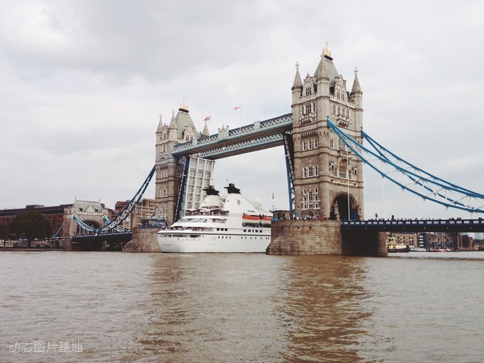 图片描述：伦敦塔桥,尺寸：3264X2448px 