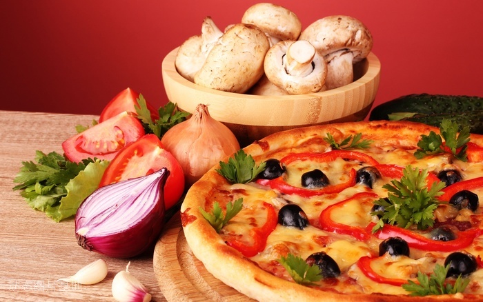 图片描述：蘑菇，披萨，Pizza，美食,尺寸：2560X1600px 